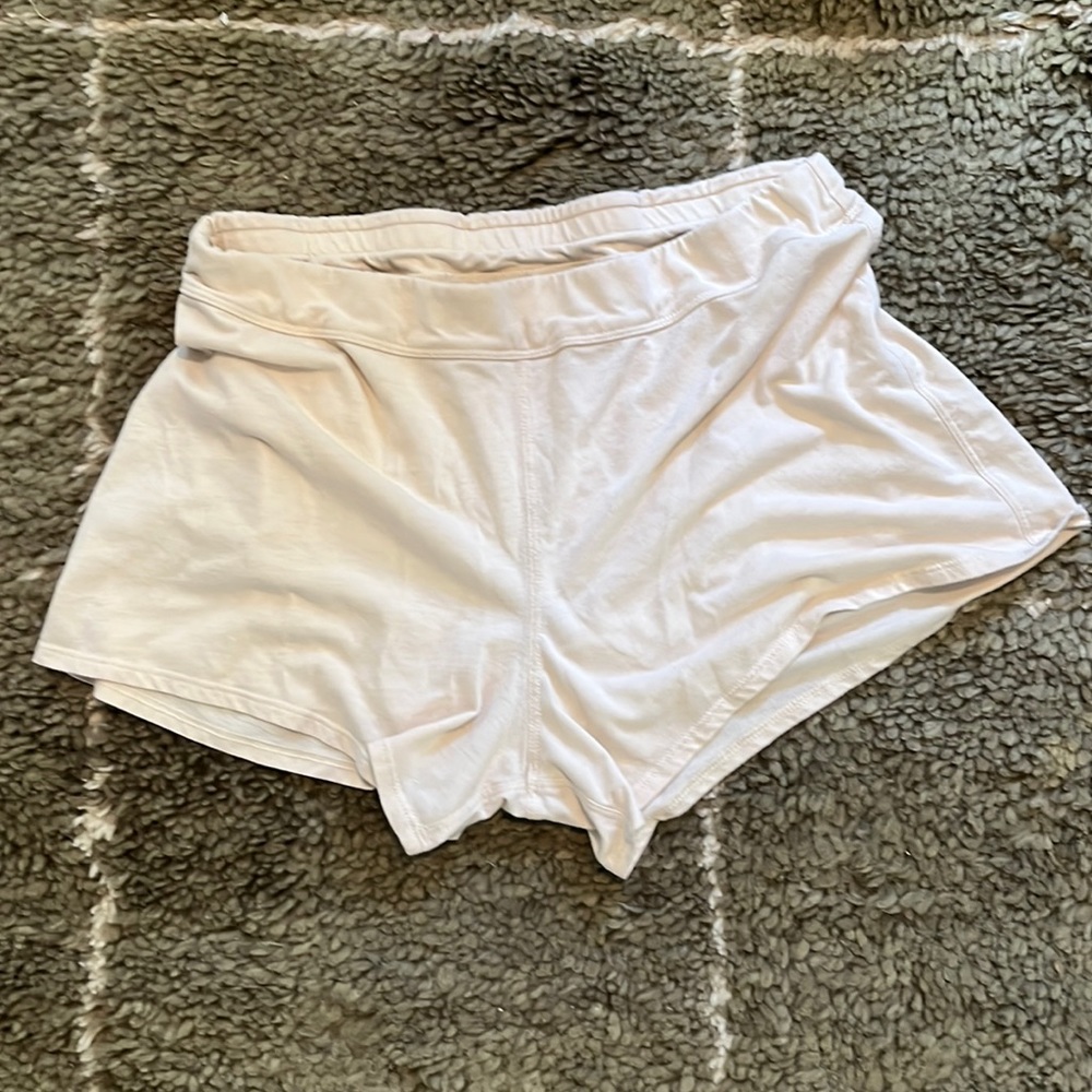 Lunya off white sleep shorts M